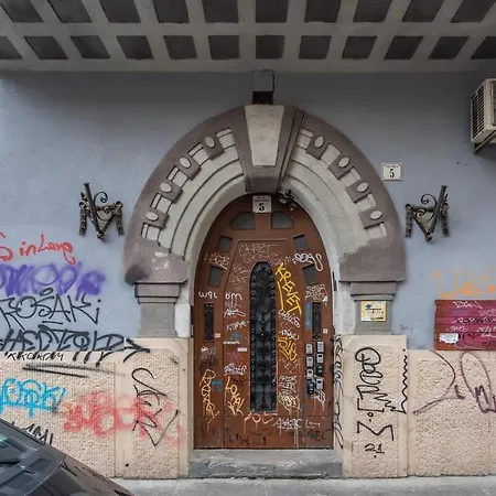 Central - Large And Comfy Budapest Exterior photo