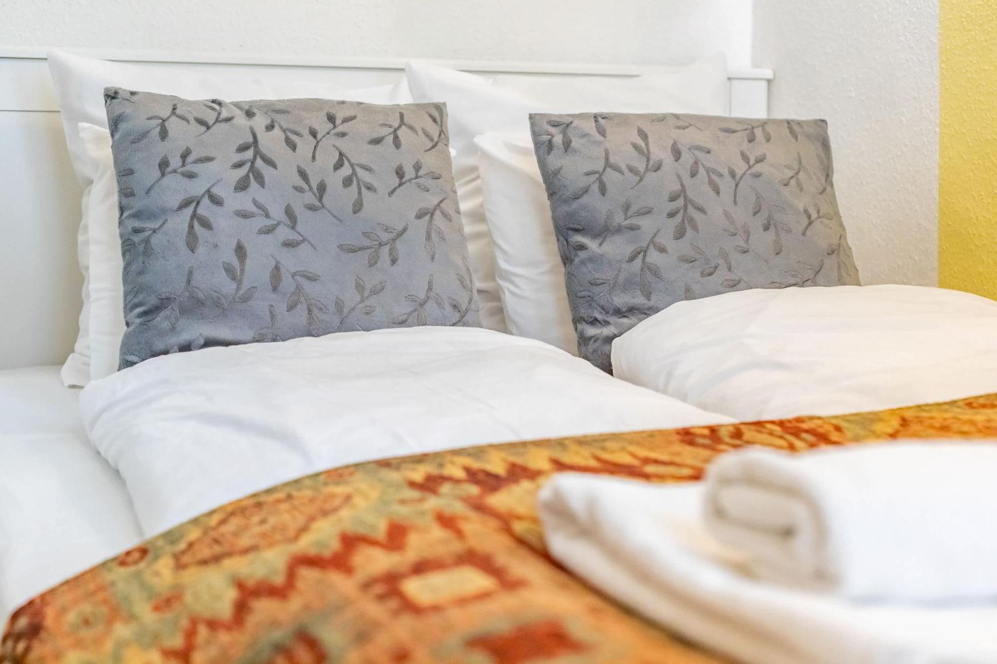 - Large And Comfy Апартаменти Будапешт
